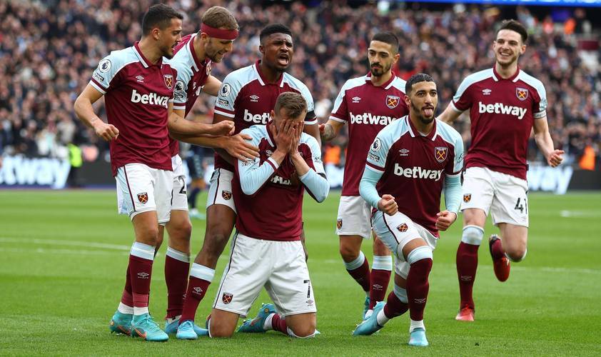 近10年欧冠场均进球榜：哈兰德1.02球第1，C罗第2，梅西第4