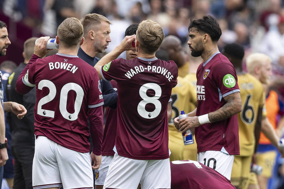 离谱约基奇赛季场均29.3分12.8板10.3助 三项命中率58／42／80%