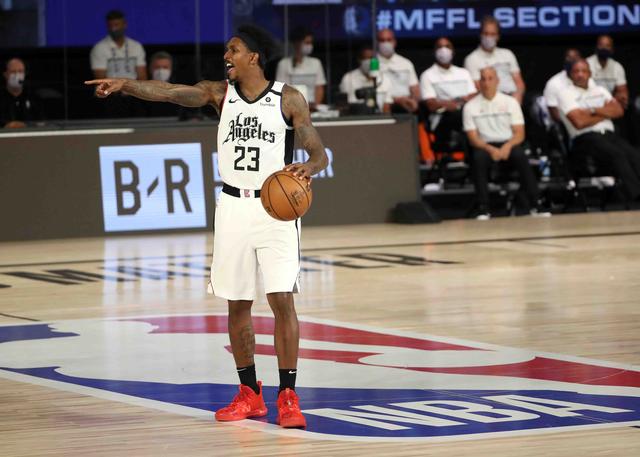 了他对教练 了他对教练