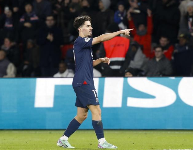 蓝黑海洋,如此浩瀚!国米击败AC米兰提前五轮夺冠